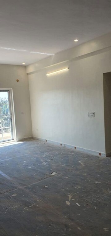 Room in 3 BHK Apartment at JP Residency, Hennur – for Rent