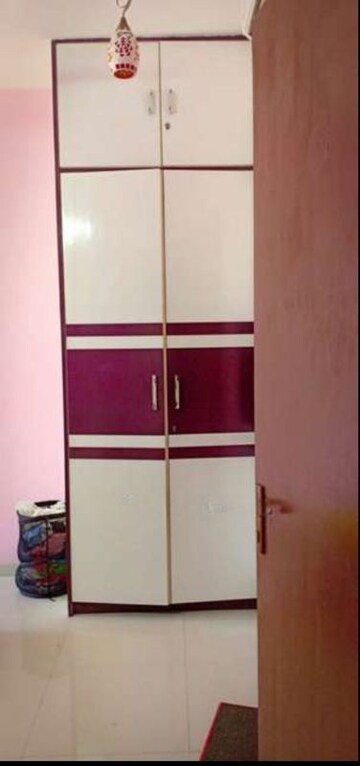 Room in 1 BHK Apartment at Vasant Fiona, Pokhran Road No Two – for Rent