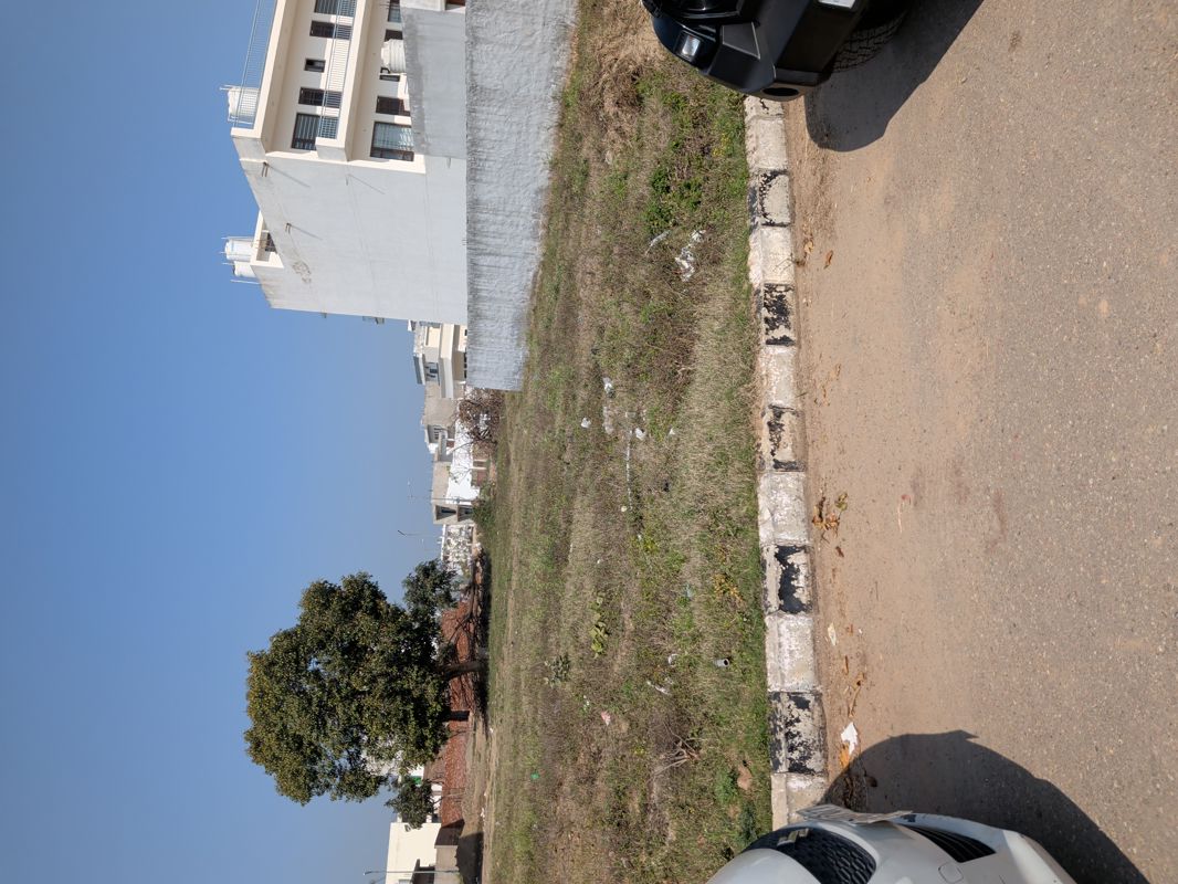 Plot For Sale in Omaxe Lake