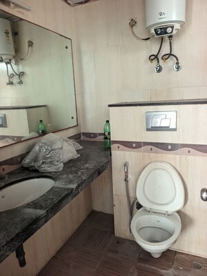 Bathroom in 4 BHK Apartment at Eros Kenwood Tower, Sector 39 – for Sale