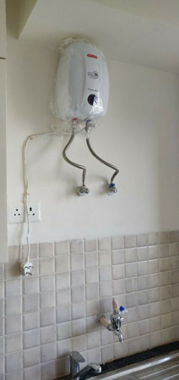 Bathroom, bptp-discovery-park 3 Bedroom 1858 Sq.Ft. Apartment In Sector 80 Faridabad 9939732