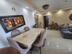 4 BHK + Servant Room Apartment For Sale in DLF Regal Gardens