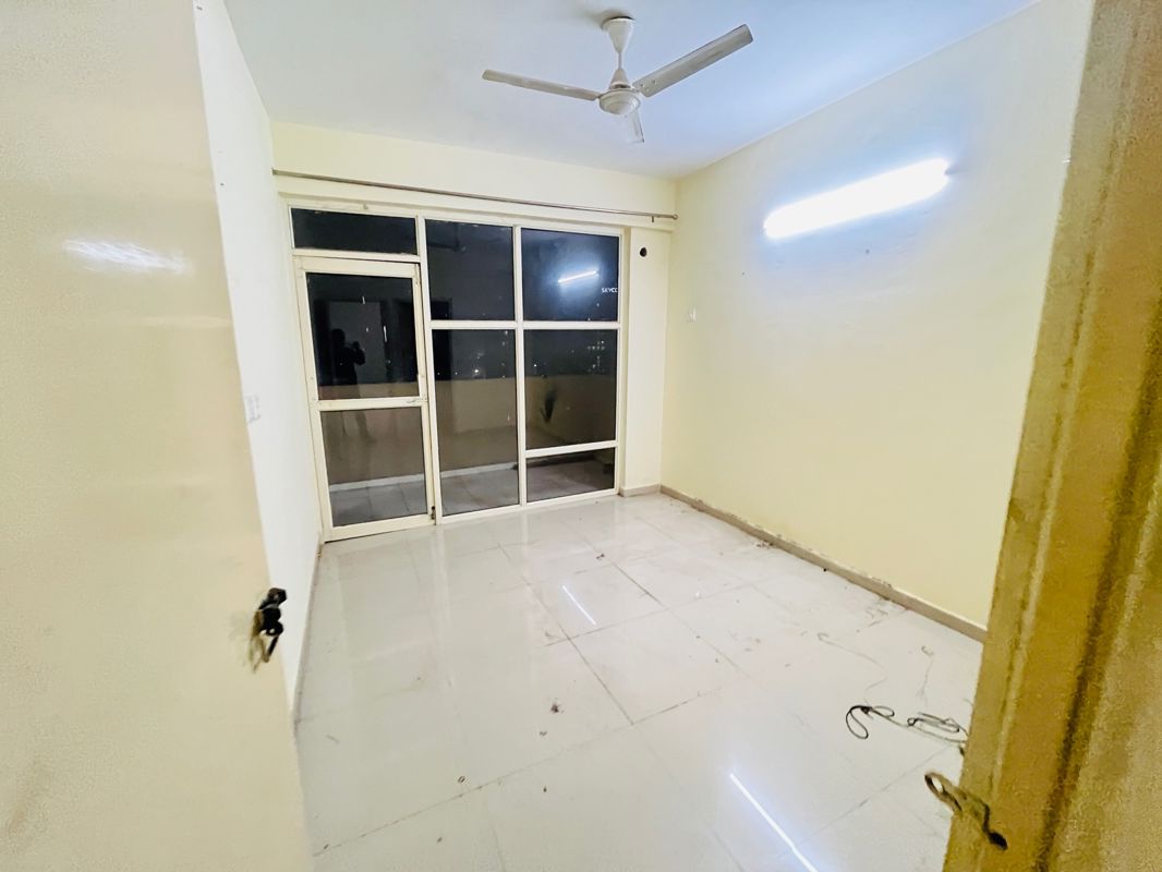 2 BHK Apartment For Rent in Pyramid Elite