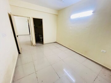 Room in 2 BHK Apartment at Pyramid Elite, Sector 86 – for Rent