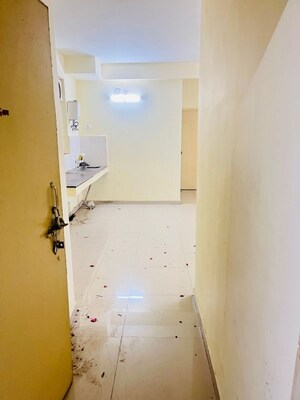 Room in 2 BHK Apartment at Pyramid Elite, Sector 86 – for Rent