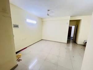 Room in 2 BHK Apartment at Pyramid Elite, Sector 86 – for Rent