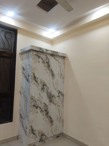 Room in 2 BHK Builder Floor at Indirapuram Gyan Khand 4 – for Rent