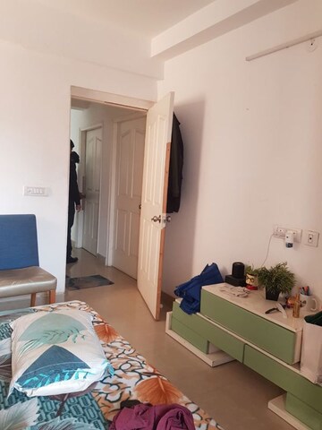 Master Bedroom in 3.5 BHK Apartment at RG Luxury Homes, Sector 16b Greater Noida – for Rent