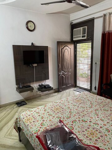 Bedroom in 3 BHK Builder Floor at Nehru Nagar ii – for Sale