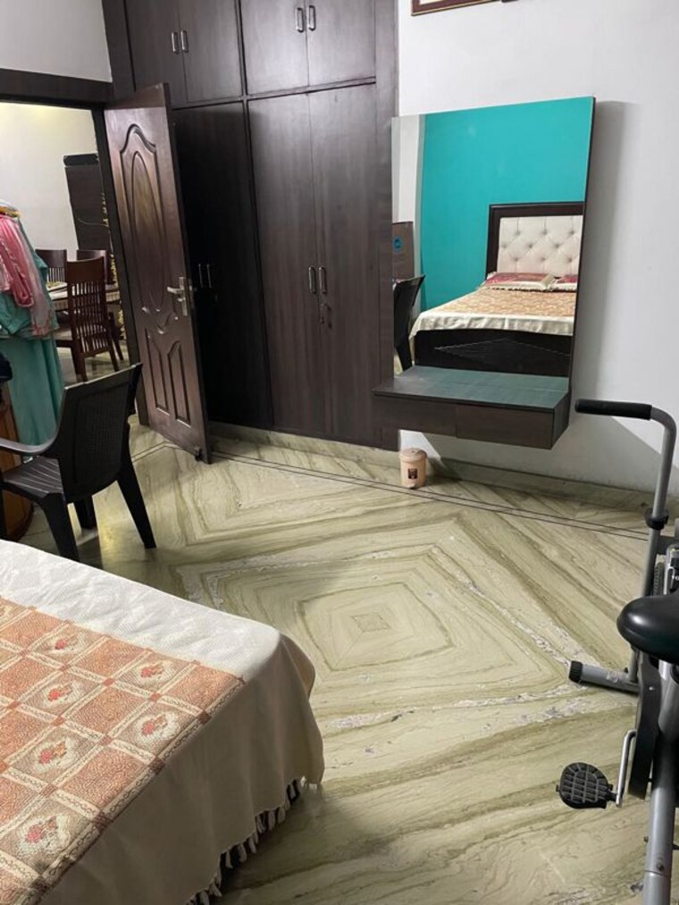 Bedroom, nehru nagar ii 3 Bedroom 216 Sq.Yd. Builder Floor In Nehru Nagar ii Ghaziabad 9939835