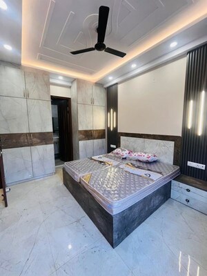 Bedroom in 1 BHK Builder Floor at Sector 38 – for Rent