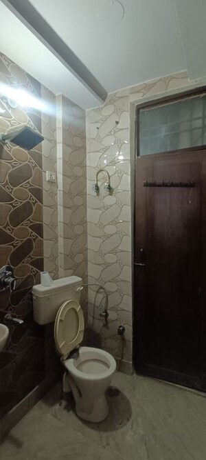 Bathroom in 1 BHK Builder Floor at Rohini Sector 8 – for Rent