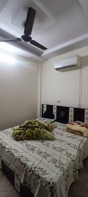 1 BHK Builder Floor For Rent in Rohini Sector 8