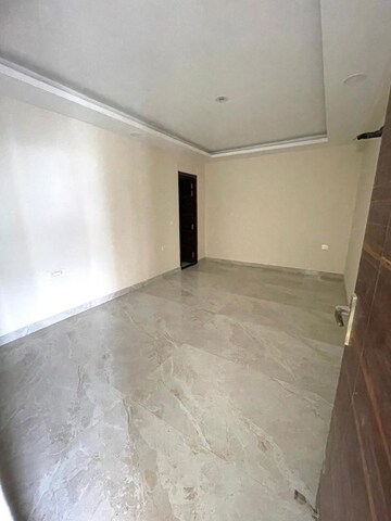 Room in 4 BHK Apartment at Jagatpura – for Rent