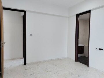 Room in 2 BHK Apartment at Ekta World Tripolis, Goregaon West – for Rent