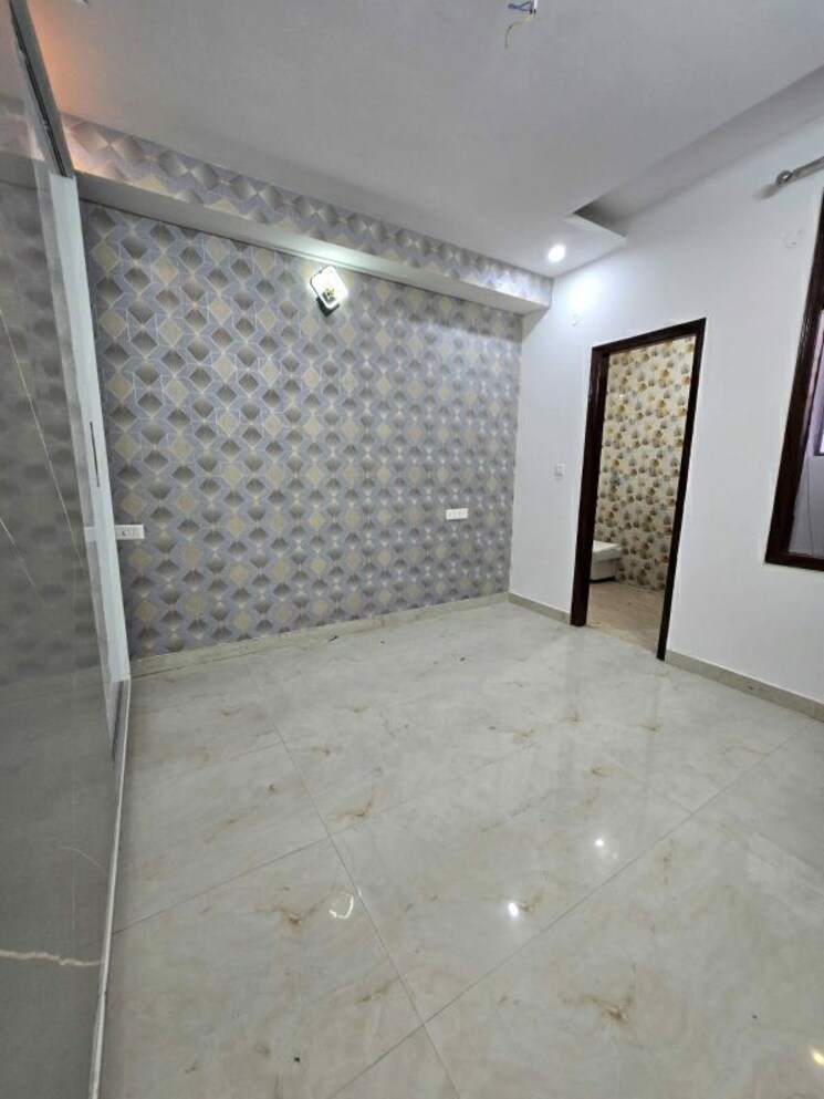 Room, patiala road 3 Bedroom 120 Sq.Yd. Independent House In Patiala Road Zirakpur 9920030