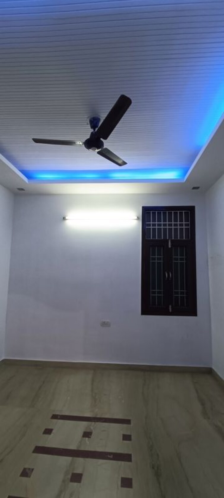 Room, rohini sector 8 2 Bedroom 650 Sq.Ft. Builder Floor In Rohini Sector 8 Delhi 9939903