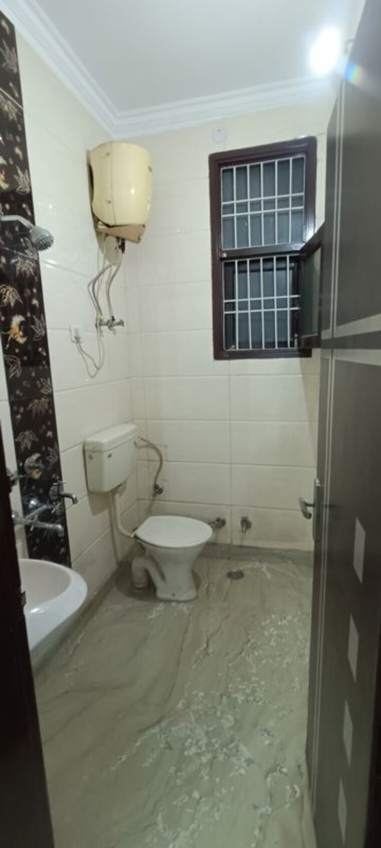 Bathroom, rohini sector 8 2 Bedroom 650 Sq.Ft. Builder Floor In Rohini Sector 8 Delhi 9939903