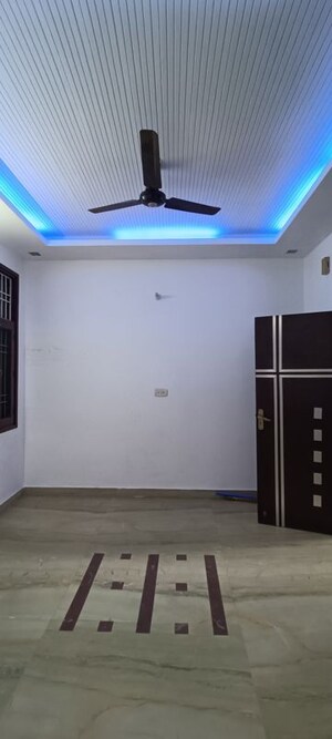2 BHK Builder Floor For Rent in Rohini Sector 8