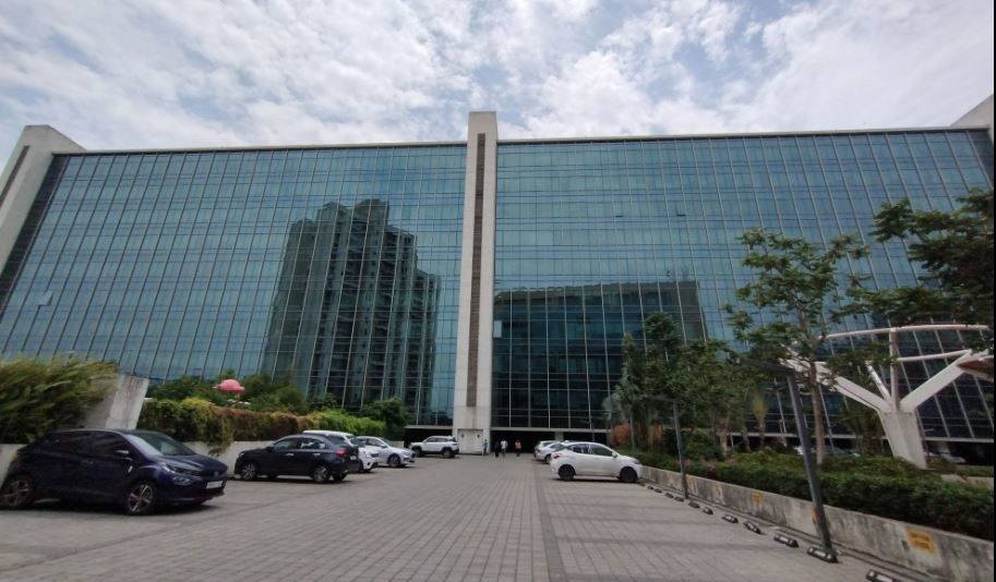 Office Space For Rent in Lodha Supremus 2