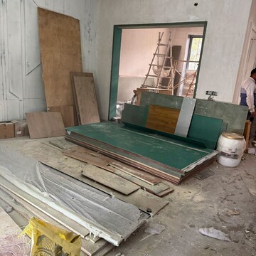 Bedroom in 5 BHK Independent House at Ansals Sushant City – for Sale