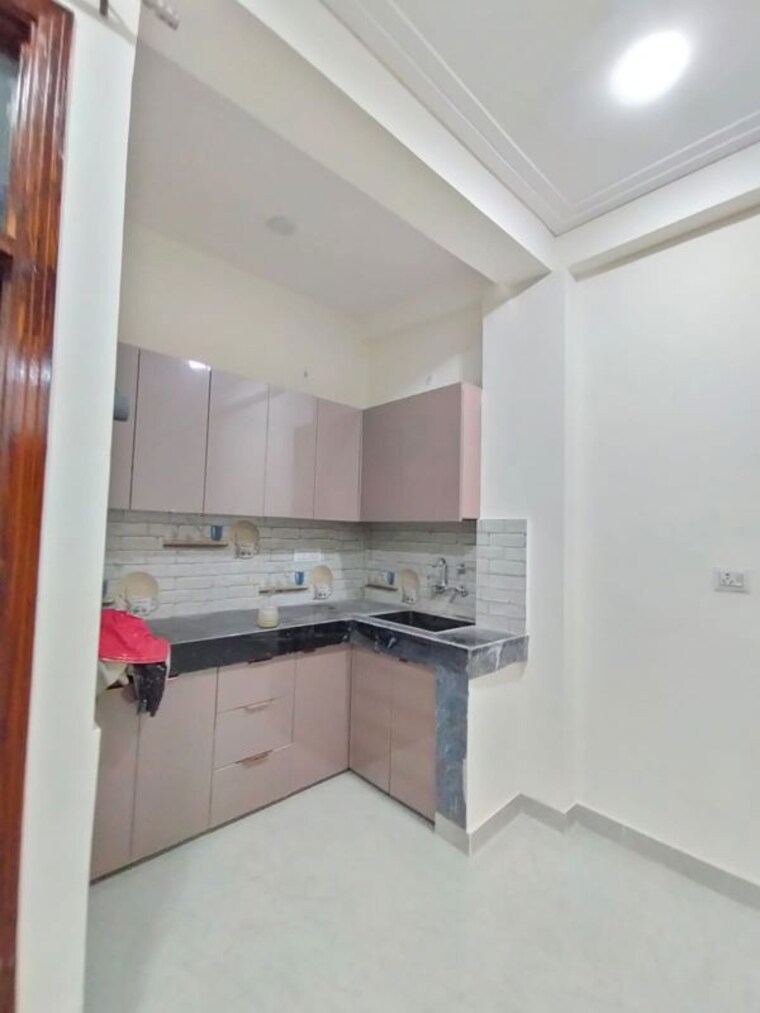 Kitchen, sector 23 2 Bedroom 260 Sq.Yd. Builder Floor In Sector 23 Gurgaon 9939907