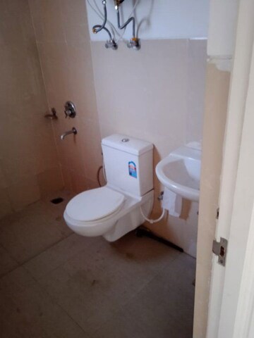 Bathroom in 3.5 BHK Apartment at Emaar Emerald Floors Premier, Sector 65 – for Rent