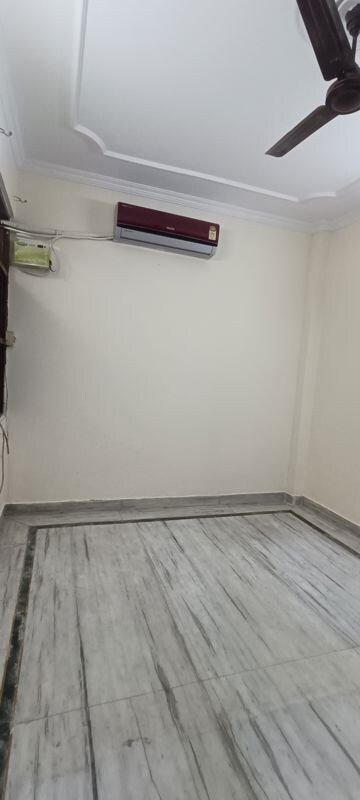 Room in 1 BHK Builder Floor at Rohini Sector 8 – for Rent