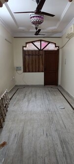1 BHK 750 Sq.Ft. Builder Floor in Rohini Sector 8
