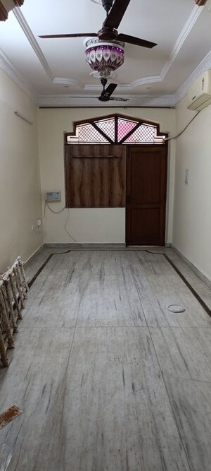 1 BHK Builder Floor For Rent in Rohini Sector 8