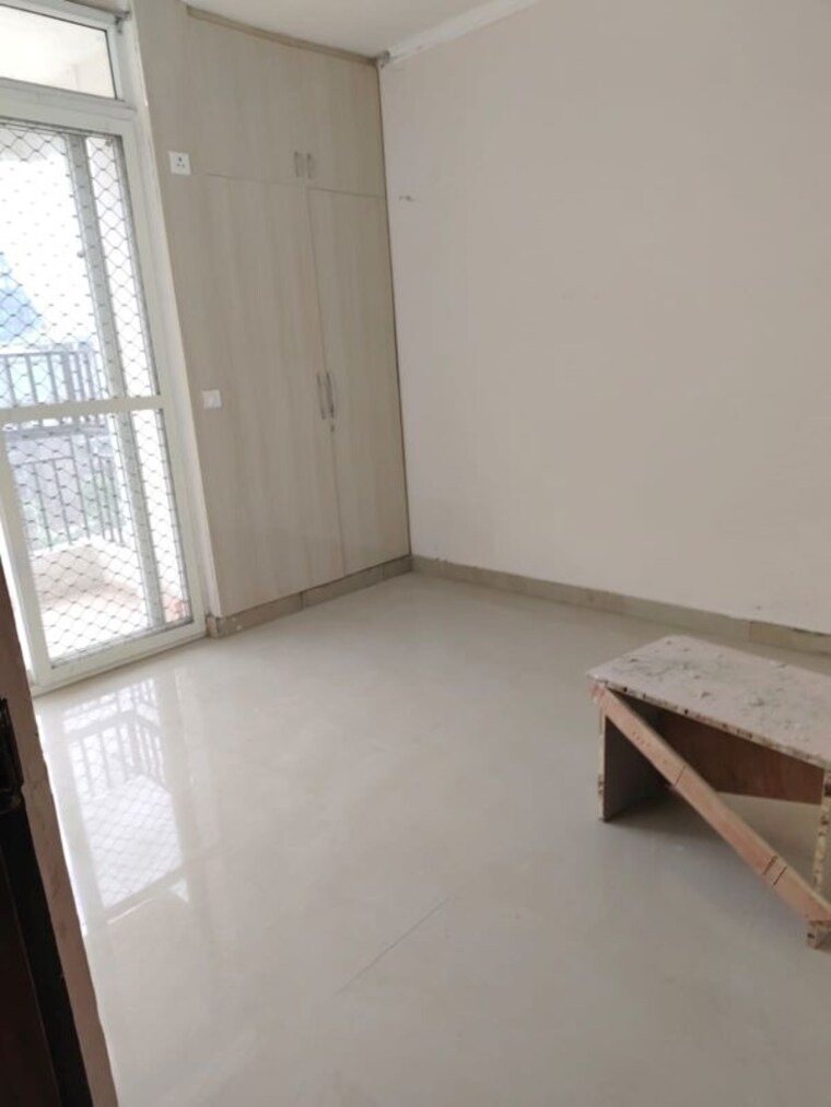 Room, migsun-vilaasa 2 Bedroom 860 Sq.Ft. Apartment In Eta Ii Greater Noida Greater Noida 9939988