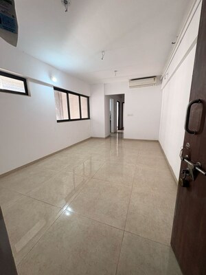 Room in 2.5 BHK Apartment at Lodha Lakeshore Greens, Hedutane – for Rent