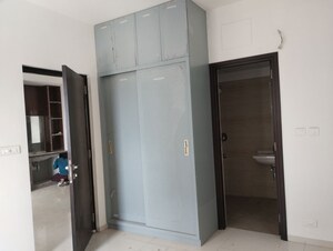 Room in 3 BHK Apartment at Rajapushpa Provincia, Narsingi – for Rent