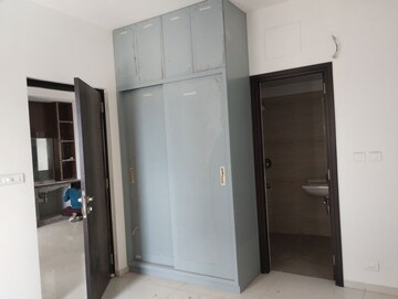 Room in 3 BHK Apartment at Rajapushpa Provincia, Narsingi – for Rent