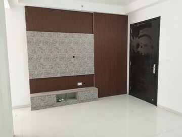 Room in 3 BHK Apartment at Rajapushpa Provincia, Narsingi – for Rent