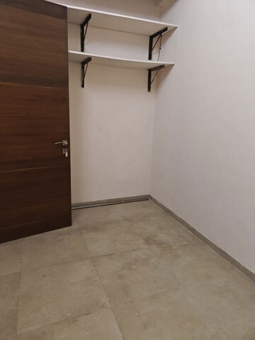 Room in 4 BHK Apartment at Kanakia Levels, Malad East – for Rent