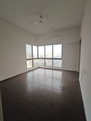 Room in 4 BHK Apartment at Kanakia Levels, Malad East – for Rent