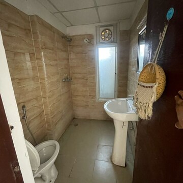 Bathroom in 4 BHK Apartment at Ajnara Homes Phase 2, Sector 16 Greater Noida – for Rent