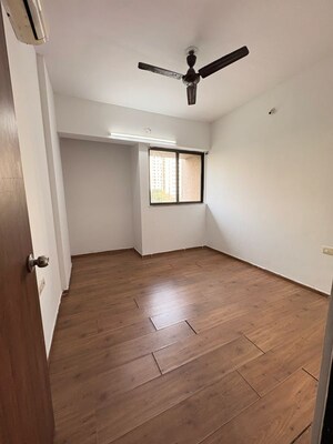 Room in 2 BHK Apartment at Lodha Lakeshore Greens, Hedutane – for Rent