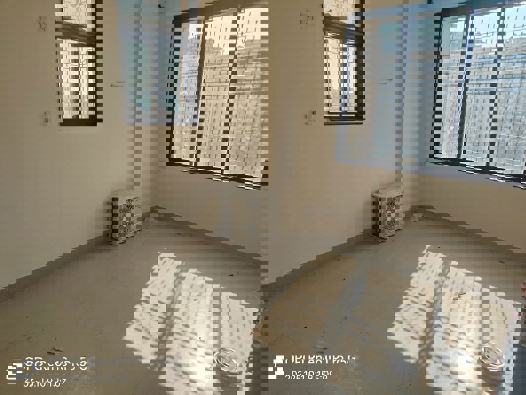 2 BHK 930 Sq.Ft. Apartment in Lake Pleasant