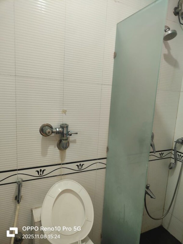 Attached Bathroom, lake-pleasant 2 Bedroom 930 Sq.Ft. Apartment In Powai Mumbai 9940024