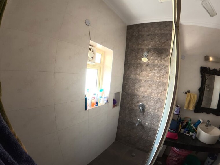 Bathroom, masjid moth 3 Bedroom 1560 Sq.Ft. Builder Floor In Masjid Moth Delhi 9940056