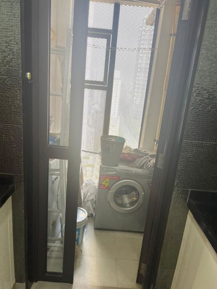 Bathroom, lodha-allura 2 Bedroom 857 Sq.Ft. Apartment In Worli Mumbai 9940085