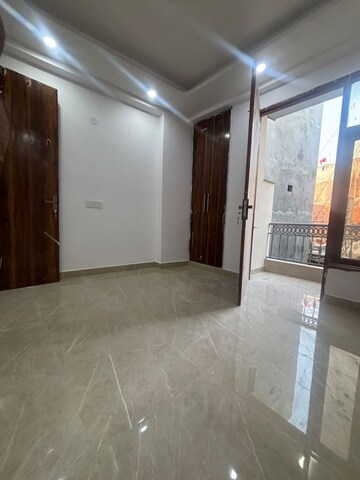 Room in 1 BHK Builder Floor at Saket – for Rent
