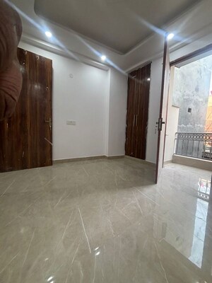 Room in 1 BHK Builder Floor at Saket – for Rent