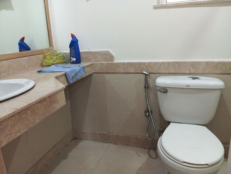 Bathroom, hiranandani-meadows 1 Bedroom 500 Sq.Ft. Apartment In Manpada Thane 9940101