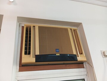 Furnished Amenities in 1 BHK Apartment at Hiranandani Meadows, Manpada – for Rent