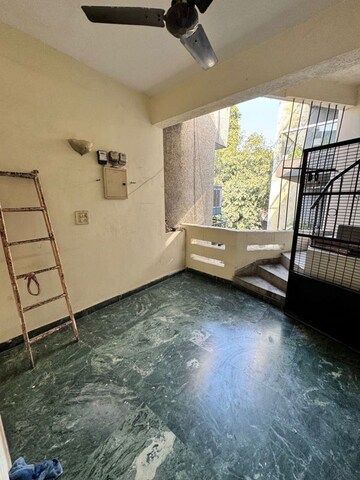 Room in 2 BHK Builder Floor at Nehru Enclave – for Rent