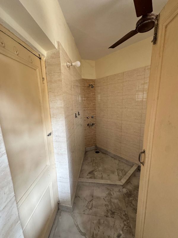 2 BHK + Extra Room Builder Floor For Rent in Nehru Enclave