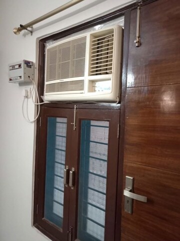 Furnished Amenities in 2 BHK Builder Floor at Malviya Nagar – for Rent